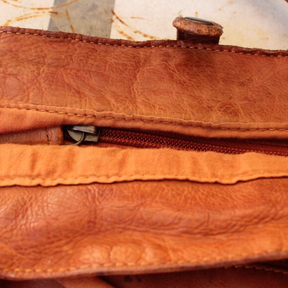 Frye Shoulder Bag Vintage Rustic British Tan Leather Clean lining - Picture 15 of 16